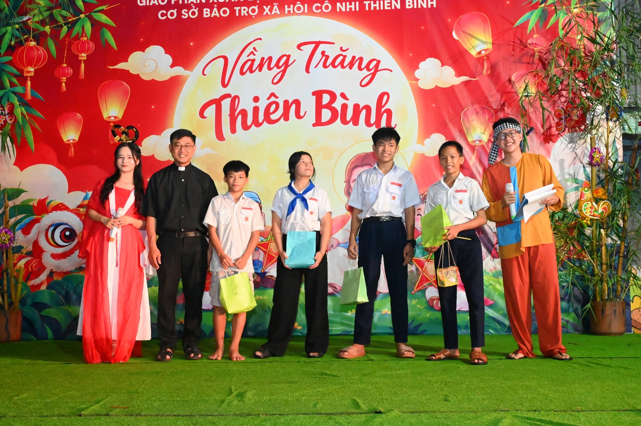 Vầng trăng Thiên Bình - Trung thu 2026 tại Mái Ấm Thiên Bình